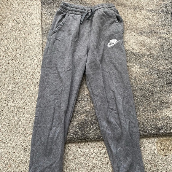 grey nike sweatpants - Picture 1 of 2